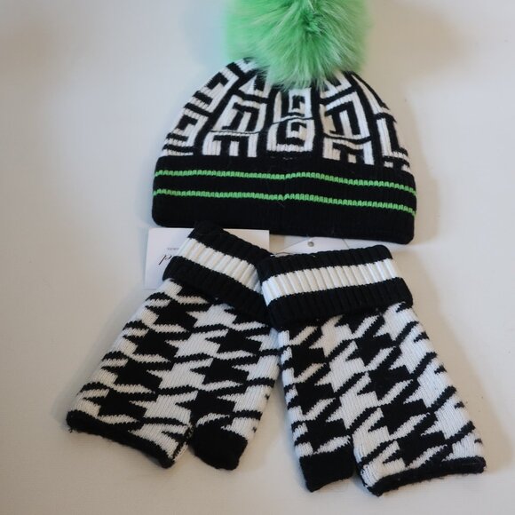 NWT Bloomingdale's Black White 2Pc Fox Pompom Beanie Hat Fingerless Gloves OS - Picture 2 of 5